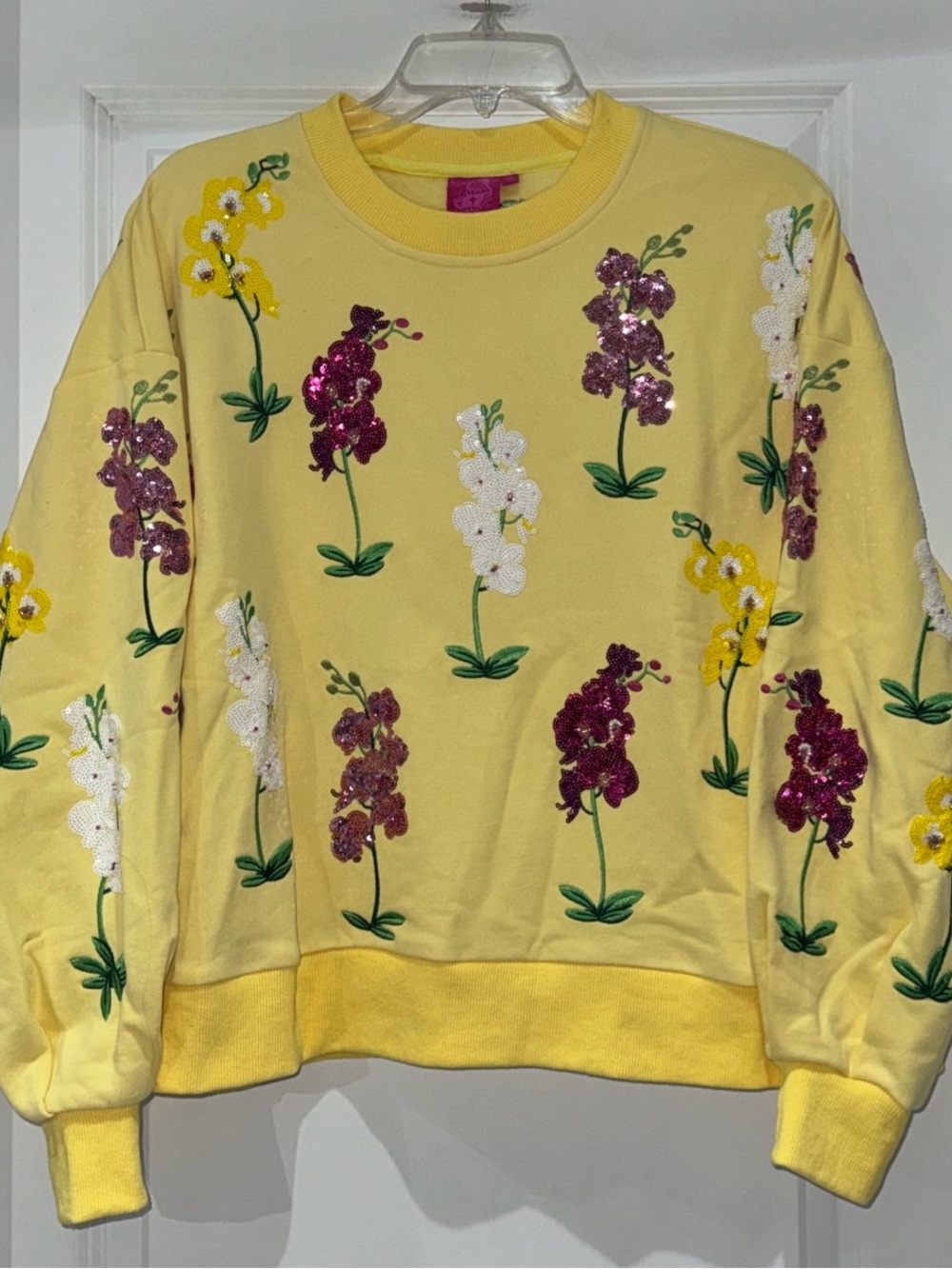 🪻Beautiful NWOT Queen Of Sparkles XS (Oversized) Sequined Flowers Sweatshirt